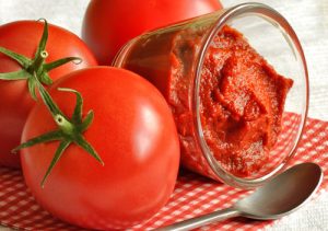 رب گوجه فرنگی شیشه ای
